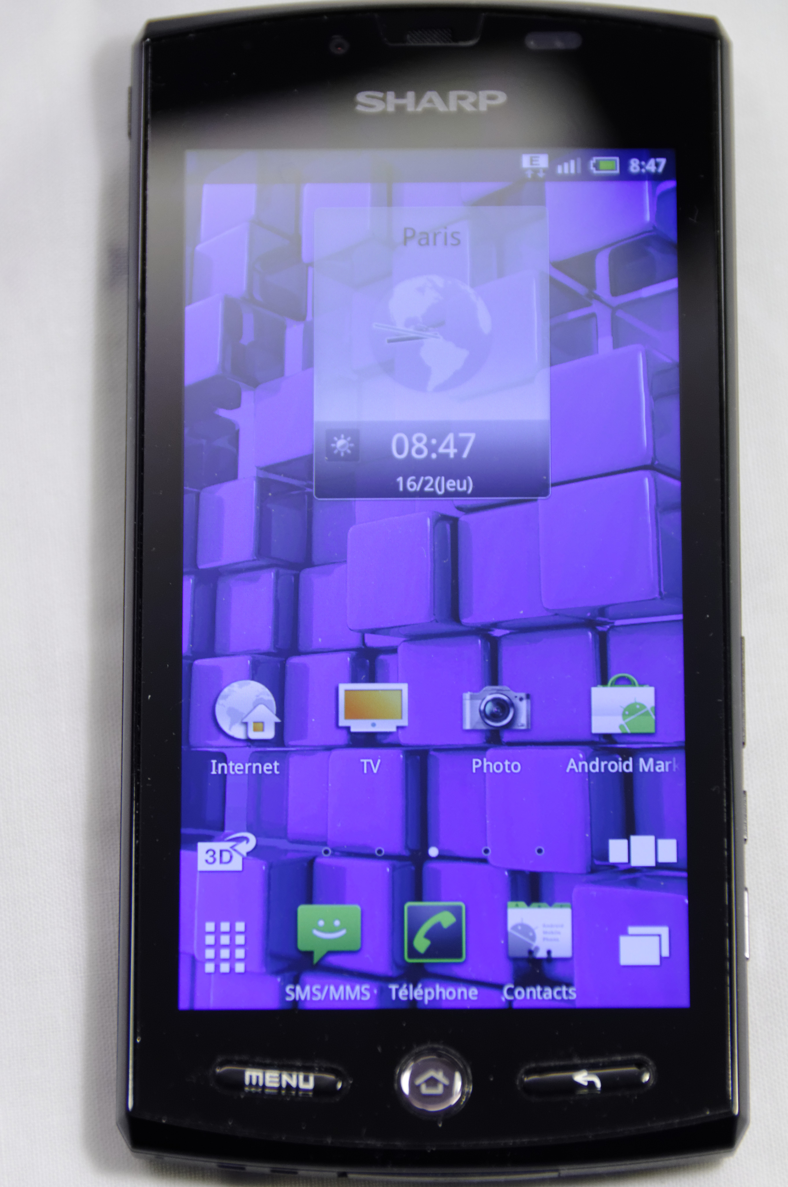 Sharp Aquos SH80F Resim 2