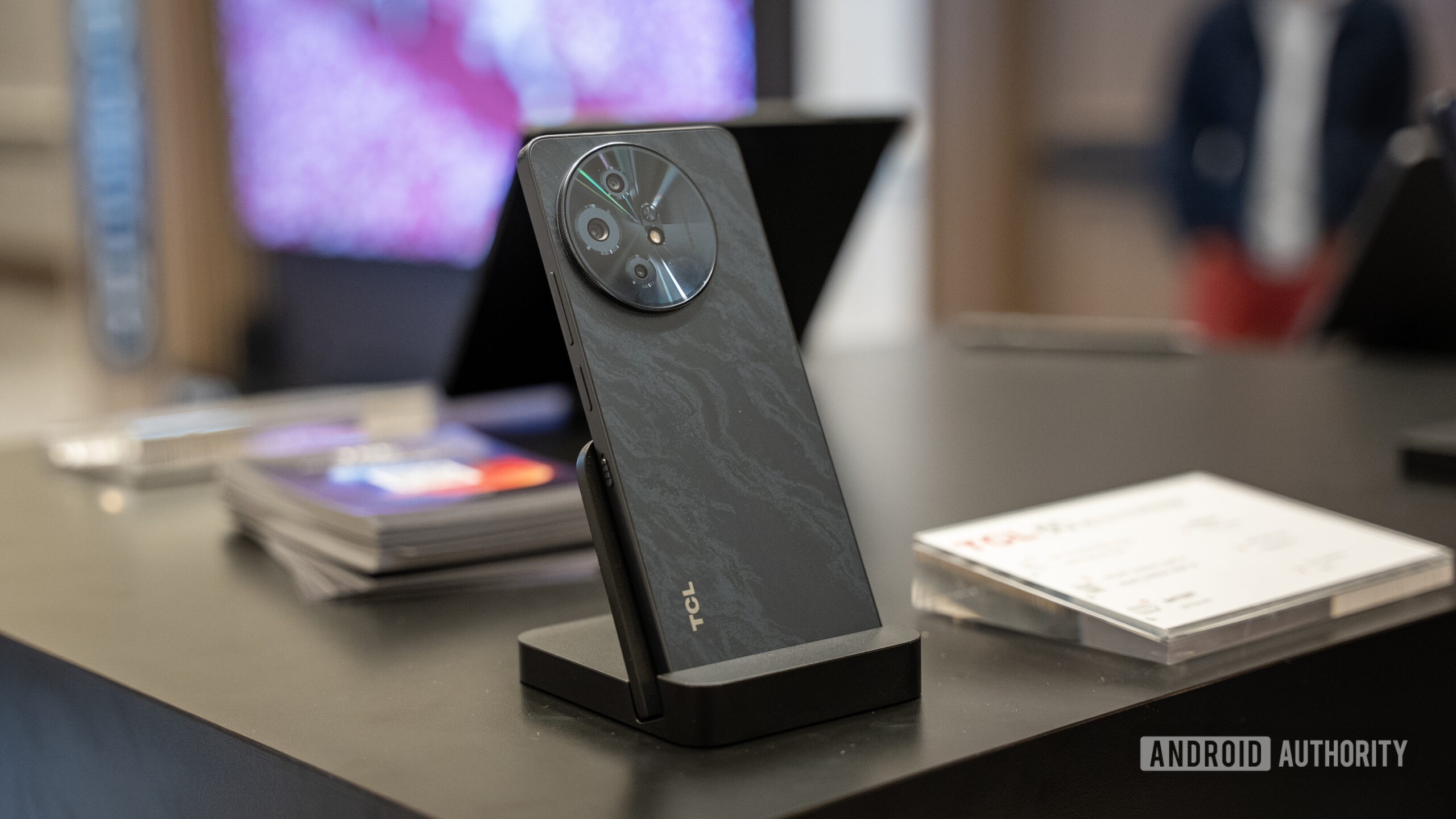 TCL 60 Resim 3