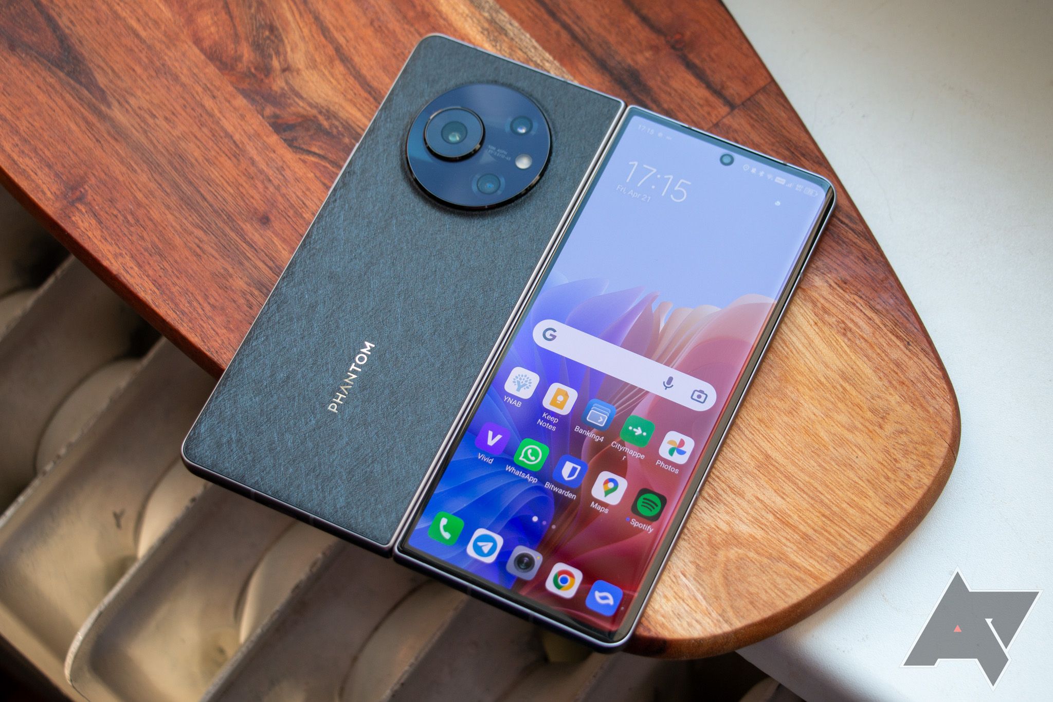 Tecno Phantom V Flip Resim 3