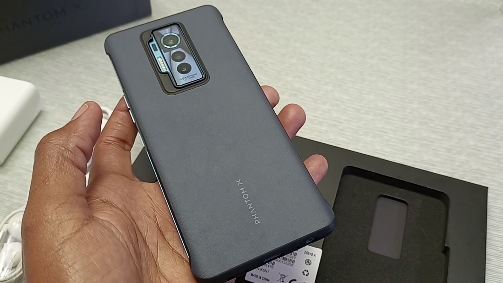 Tecno Phantom X Resim 3