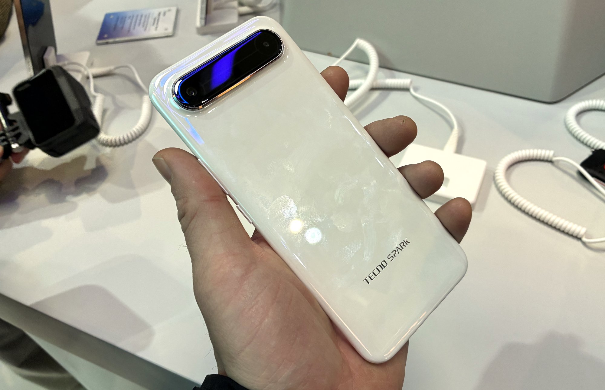 Tecno Spark Slim Resim 4