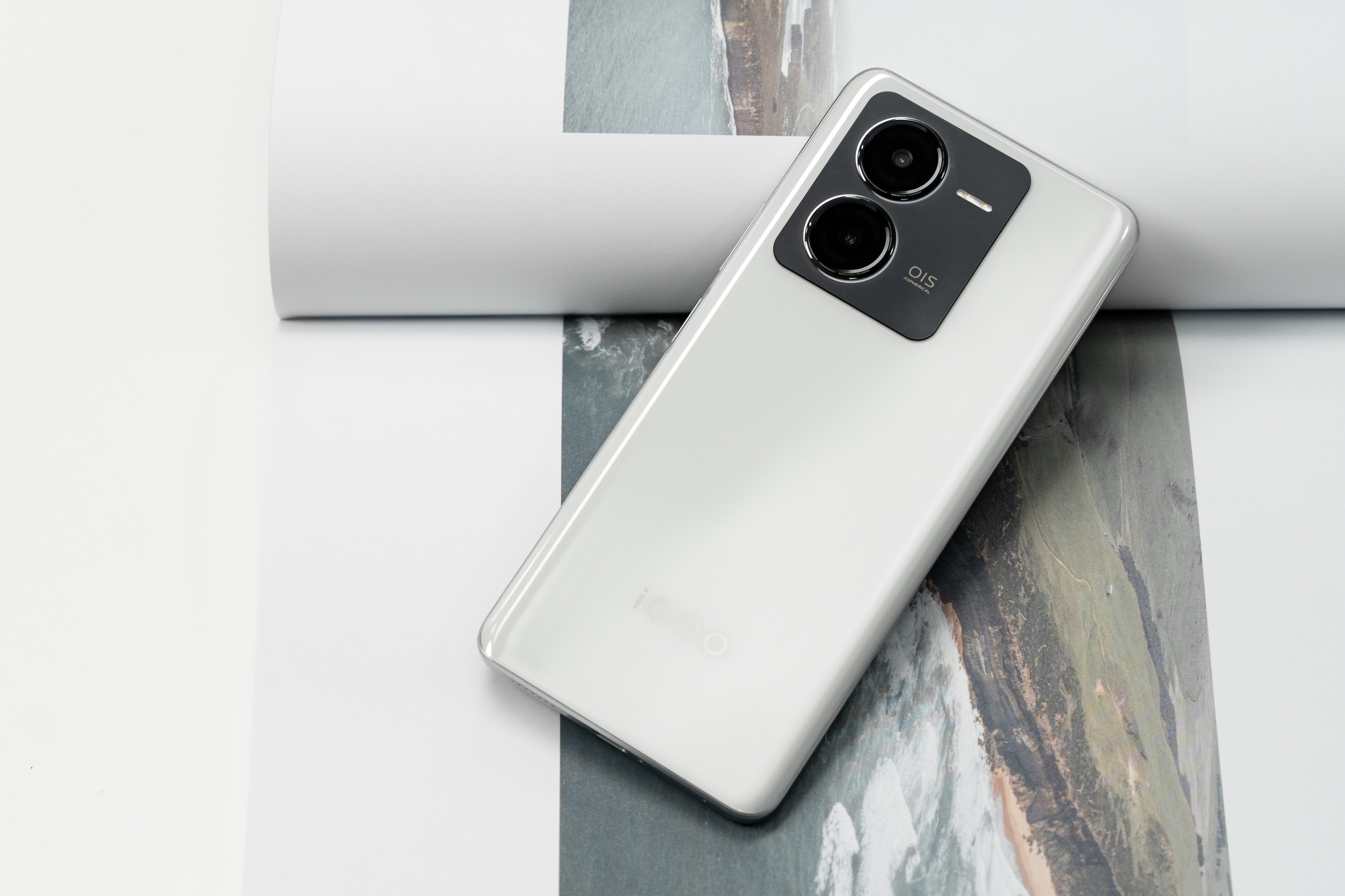 vivo iQOO Z8x Resim 4