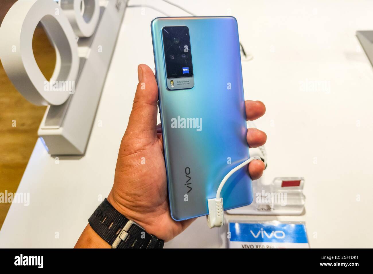 vivo X60 (China)