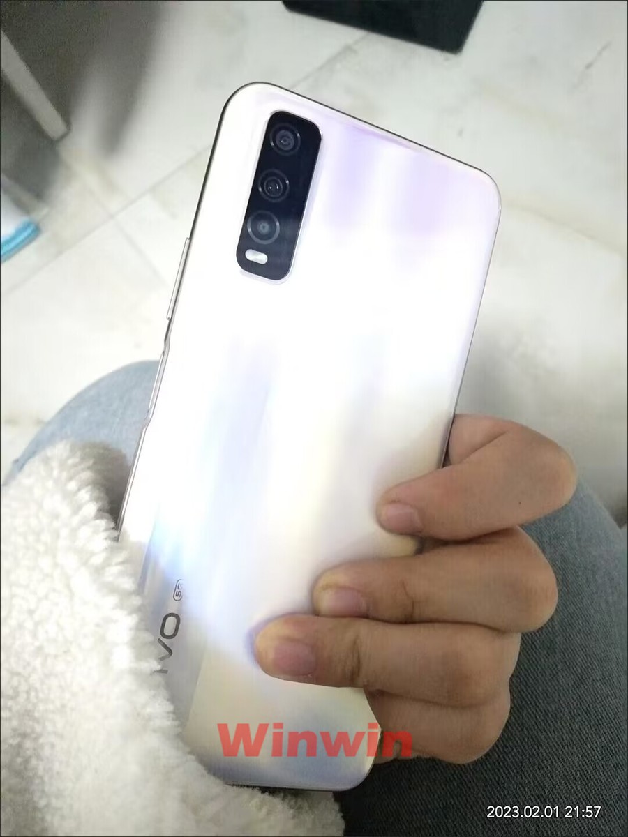vivo Y51s Resim 2