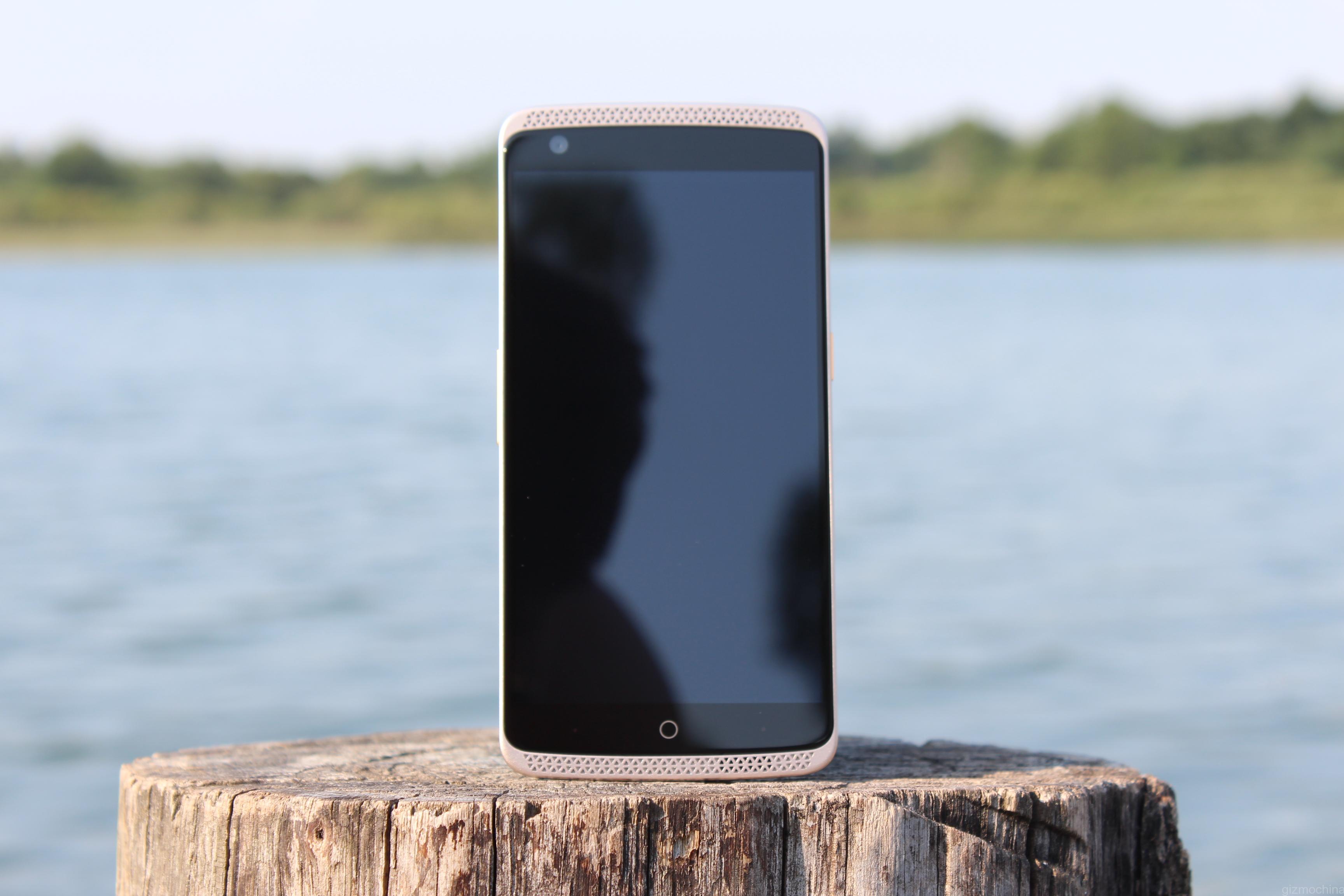 ZTE Axon Lux Resim 4