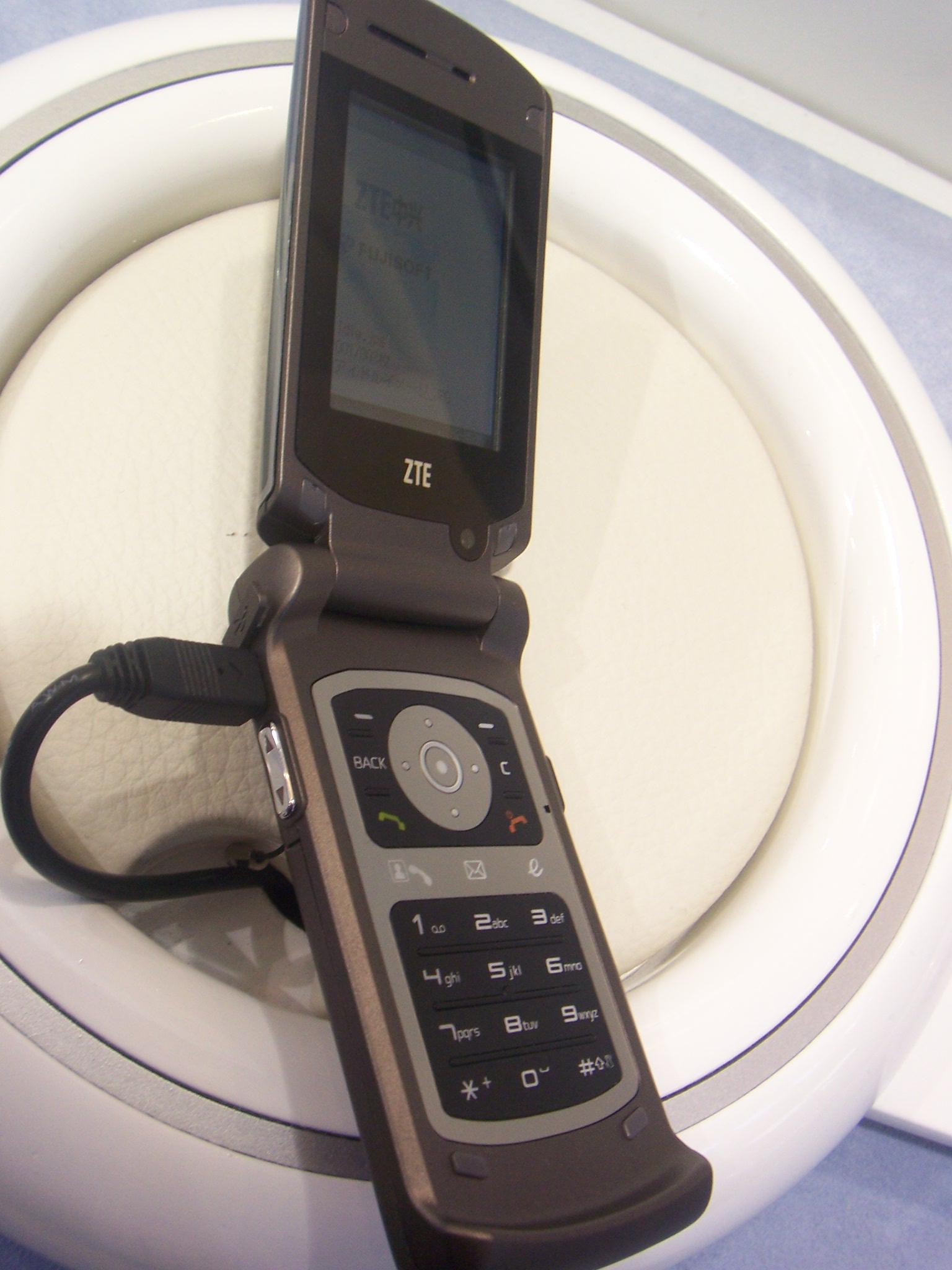 ZTE F912 Resim 3